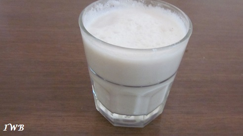 Receta de batido LCHF: leche de coco, piña y granada (3)