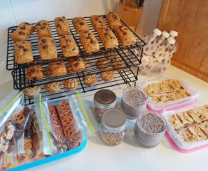 Boloñesa económica y familiar de repostería 7 Kate-Jacklin-Saludable-Mami-cocinando-bocadillos