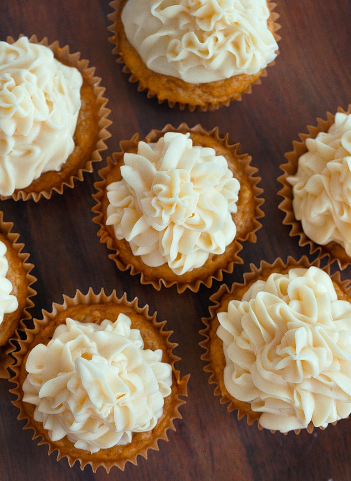 Pastelitos de camote - con glaseado de malvavisco 7 Cupcakes con glaseado blanco