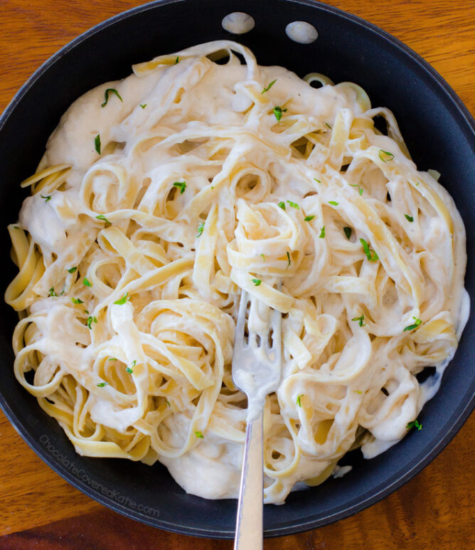 Receta de pasta de calabaza y nuez moscada: cremosa, saludable y deliciosa 6 Receta de coliflor cremosa Alfredo