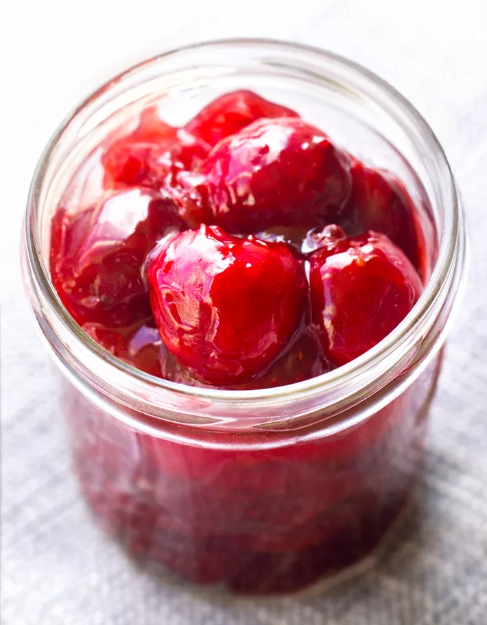 Receta de un tarro casero con relleno de cereza Receta de un tarro casero con relleno de cereza