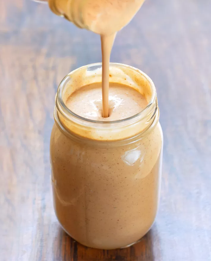 Batido de plátano con mantequilla de maní Batido de plátano con mantequilla de maní
