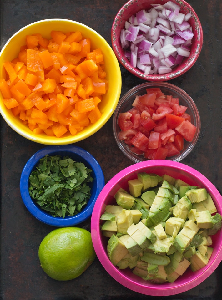 Ingredientes de la ensalada vegana de aguacate Ingredientes de la ensalada vegana de aguacate