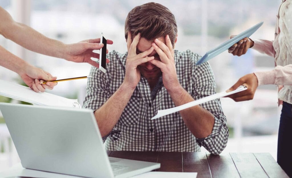 Estrés laboral y salud acudir a un abogado laboralista