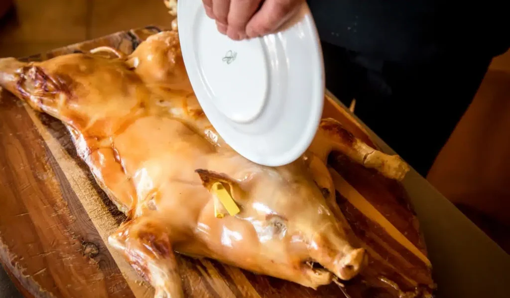 Cochinillo Segoviano: La Receta Tradicional que Enamora a España 2 Cochinillo Segoviano Receta Tradicional de España