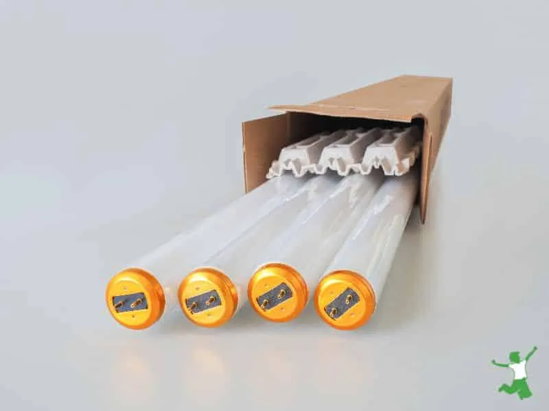 Placas de circuitos impresos en tubos fluorescentes Maestros con dano