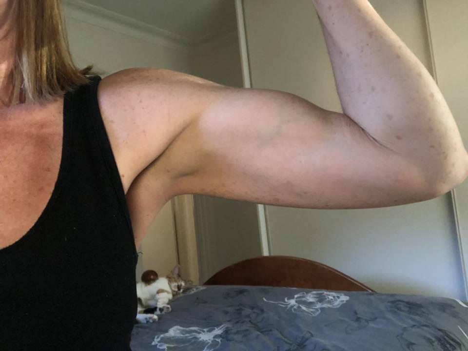 Músculos del brazo de Nicole-Deakes-Brown