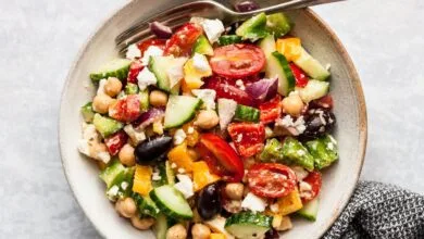 La ensalada griega de garbanzos picados más fácil