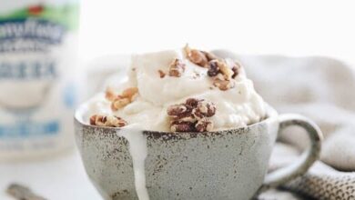 How to make frozen yogurt with just 3 ingredients in your ice cream maker! #frozenyogurt #healthy #dessert