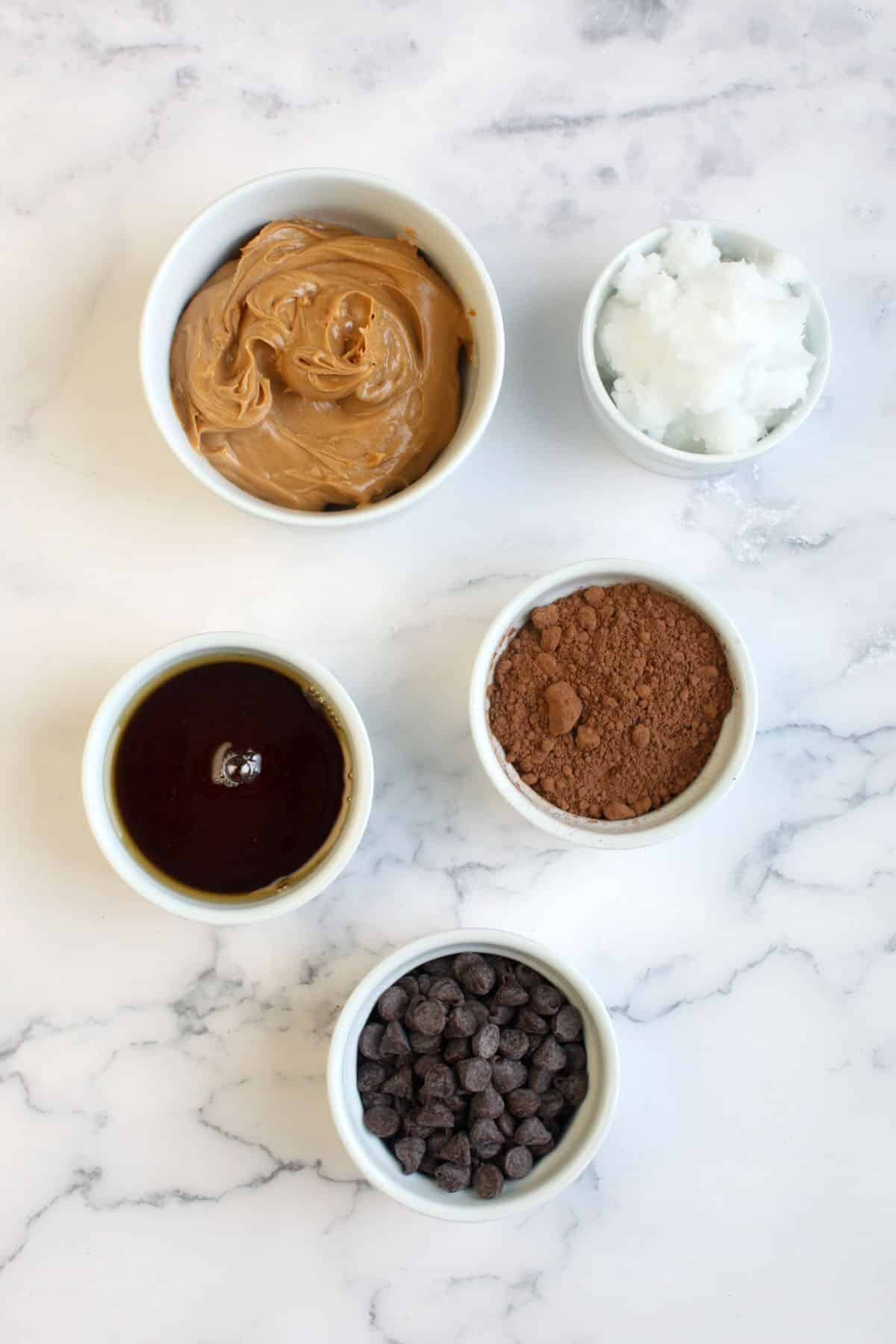 ingredientes para el dulce de chocolate y avellanas