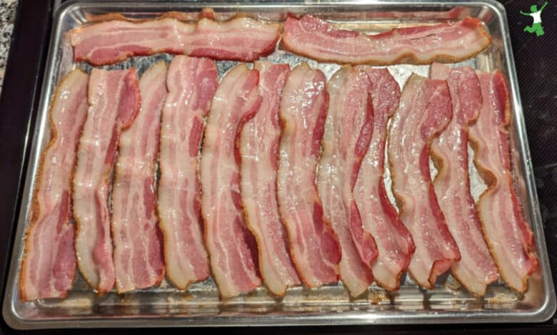 bacon on stainless pan cooked in the oven without flipping strips