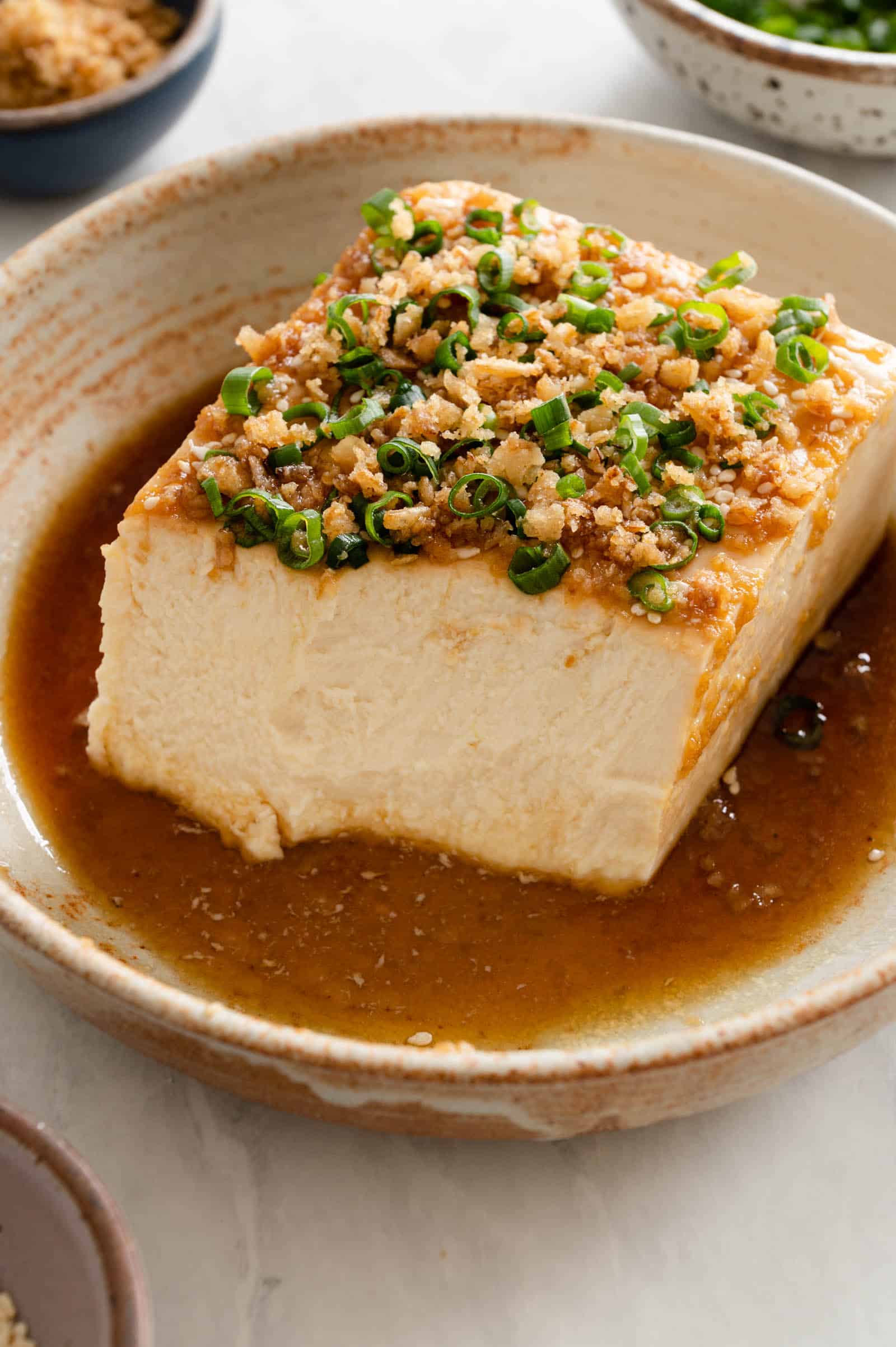 Tofu frío en salsa de ajo picante