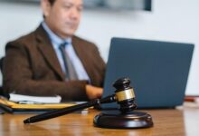 Estrés laboral y salud cuando acudir a un abogado laboralista